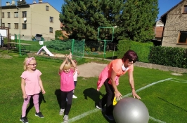 Sportovní dopoledne na fotbalovém hřišti